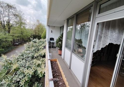 Südbalkon über zwei Zimmer