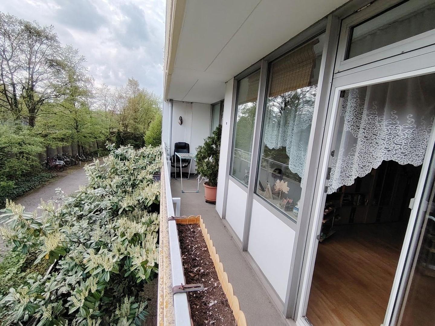 Südbalkon über zwei Zimmer