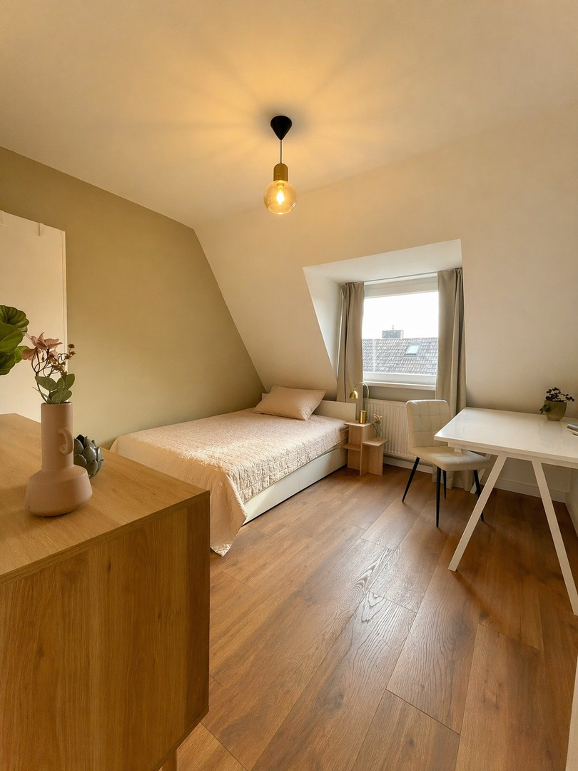 Dein voll möbliertes Zimmer