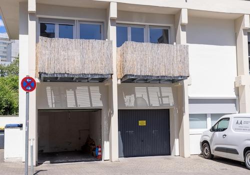 Garage mit Stellplatz
