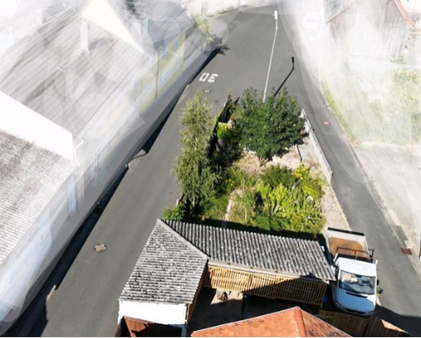 Garten und Nebengebäude 