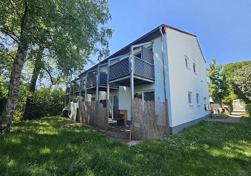 5255 - Nordostseite mit Grundstück