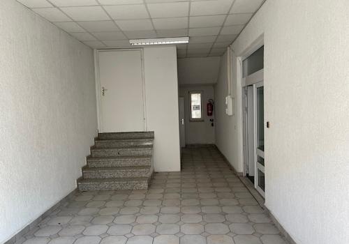 Treppenhaus am rechten Hauseingang