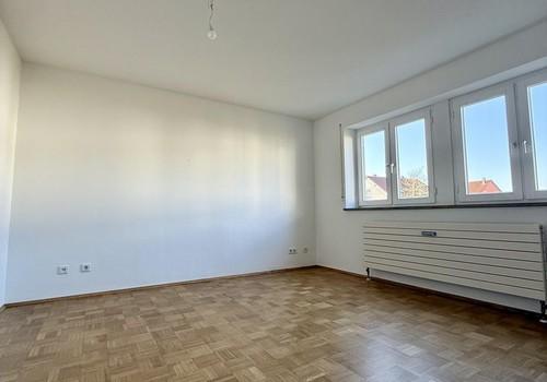 Wohnzimmer (Telefon + TV Dose)