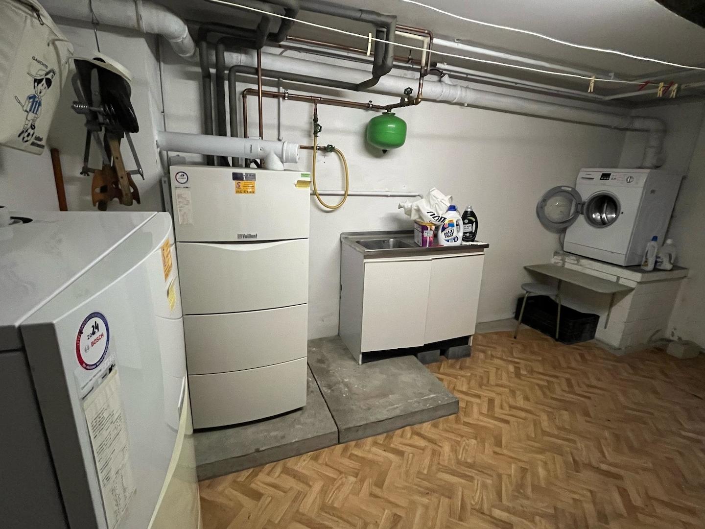 Kellerraum mit Heizung