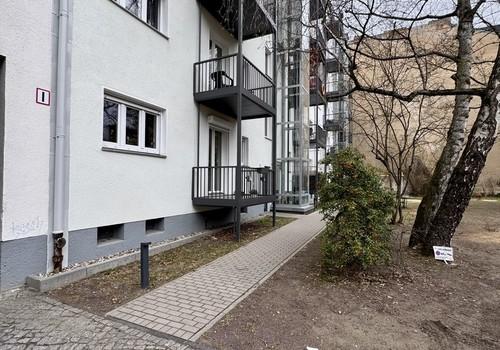 Gebäuderückseite