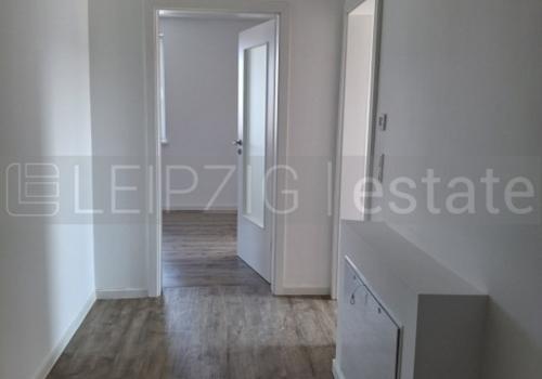 Flur Blick Richtung Wohnzi_