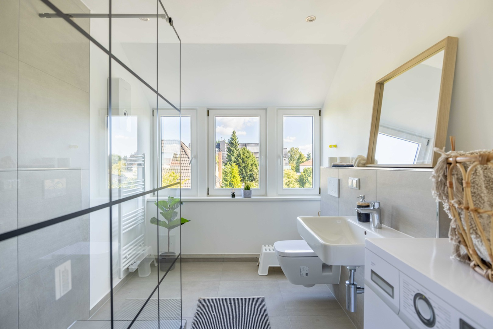 Modernes Tageslichtbad