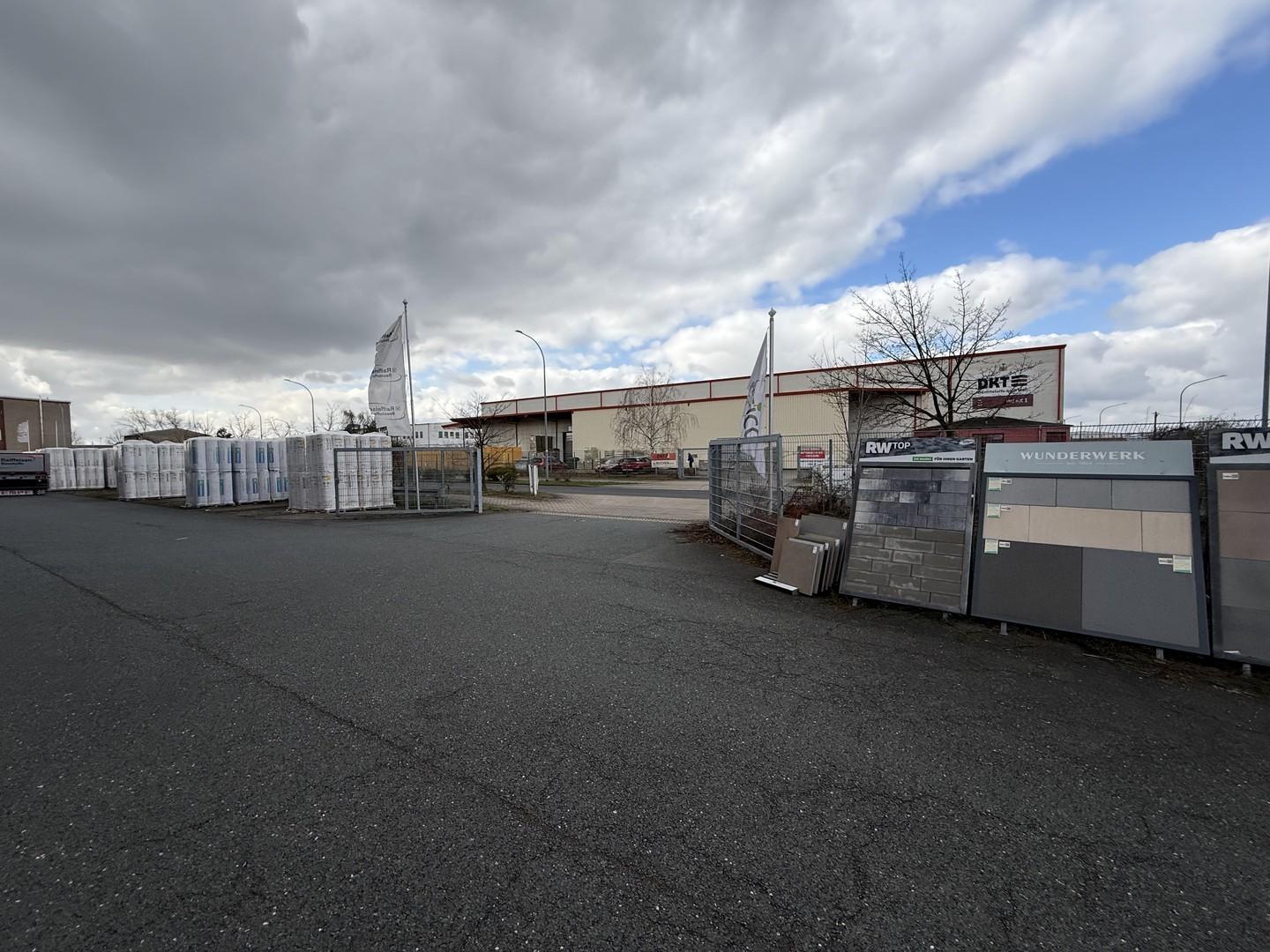 Außenansicht Hauptzufahrt