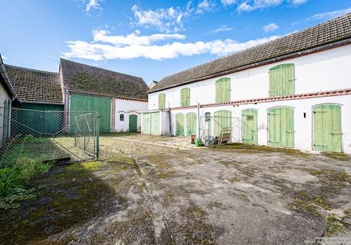 Stallungen & Scheune 