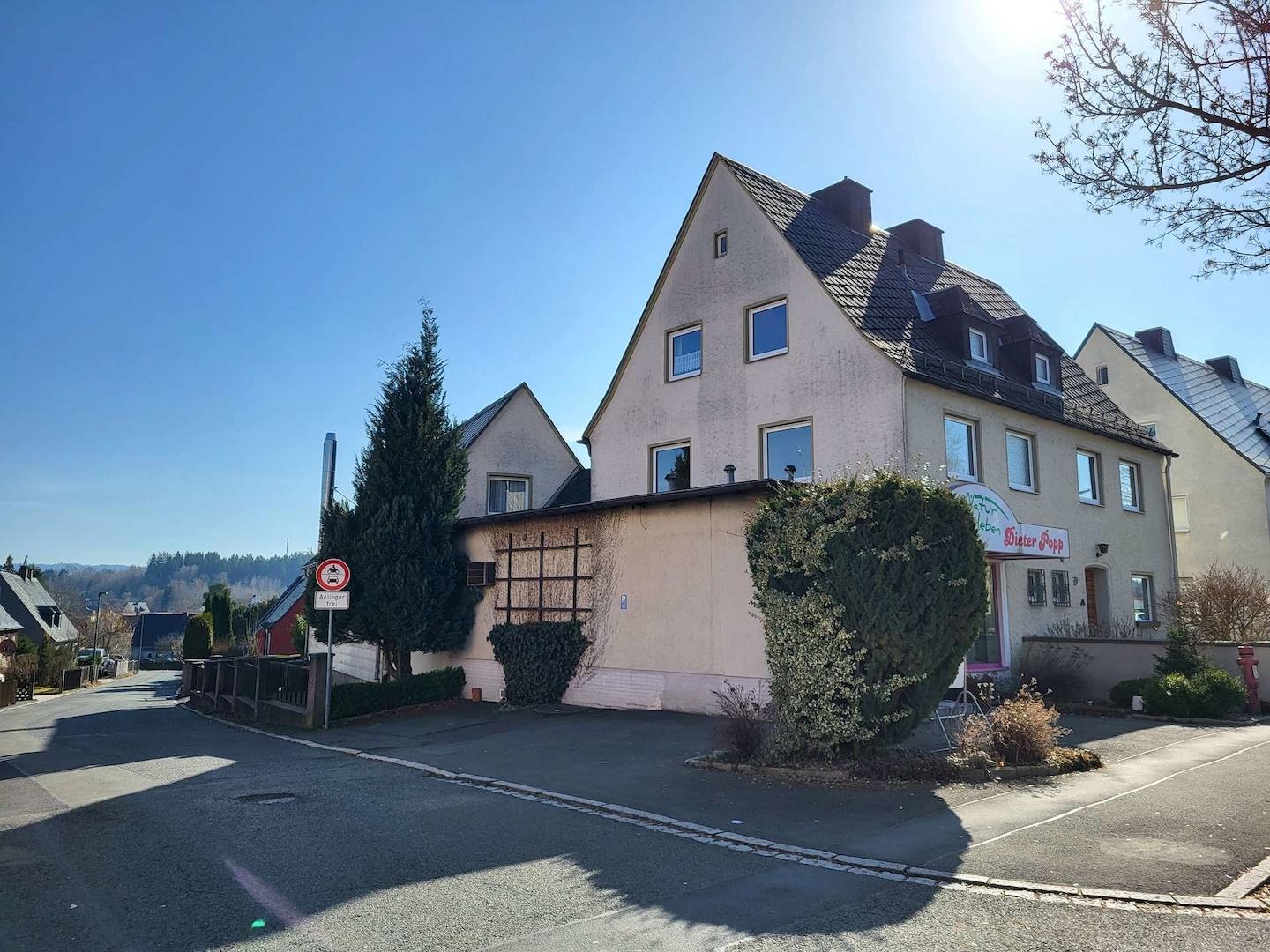 1111 E - Außenansicht 2