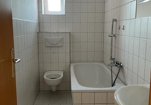 Tageslichtbad mit Badewanne