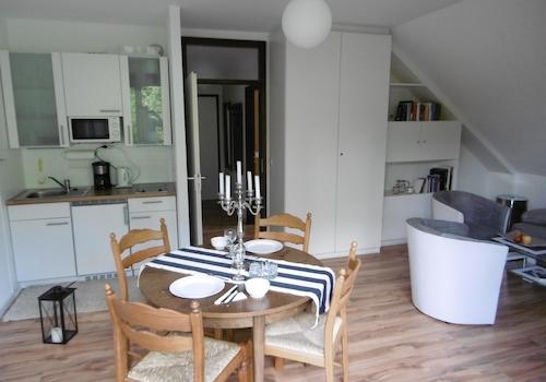 Wohnzimmer mit Küchenzeile