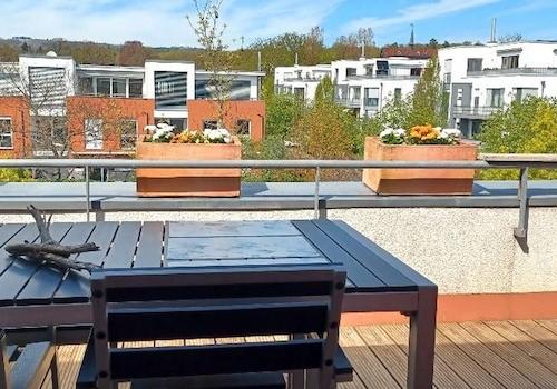 Dachterrasse mit Blick i. Grün
