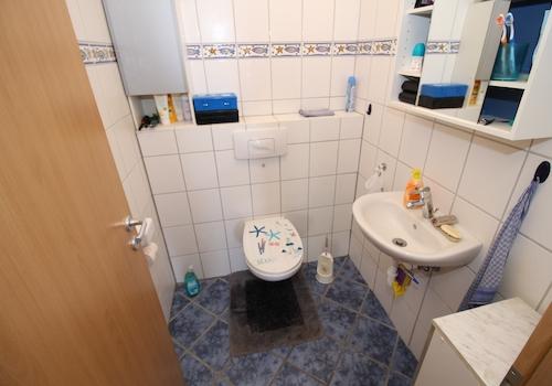 Gäste-WC der Erdgeschosswohnung