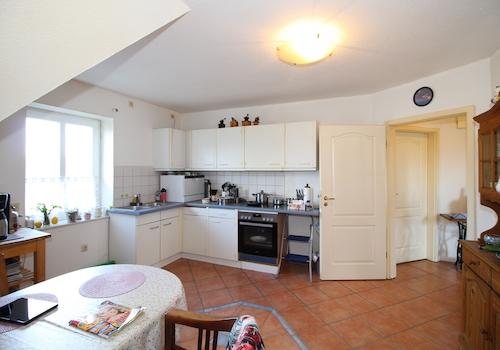 Küche der Dachgeschosswohnung