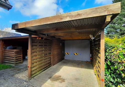 Carport mit Unterstand