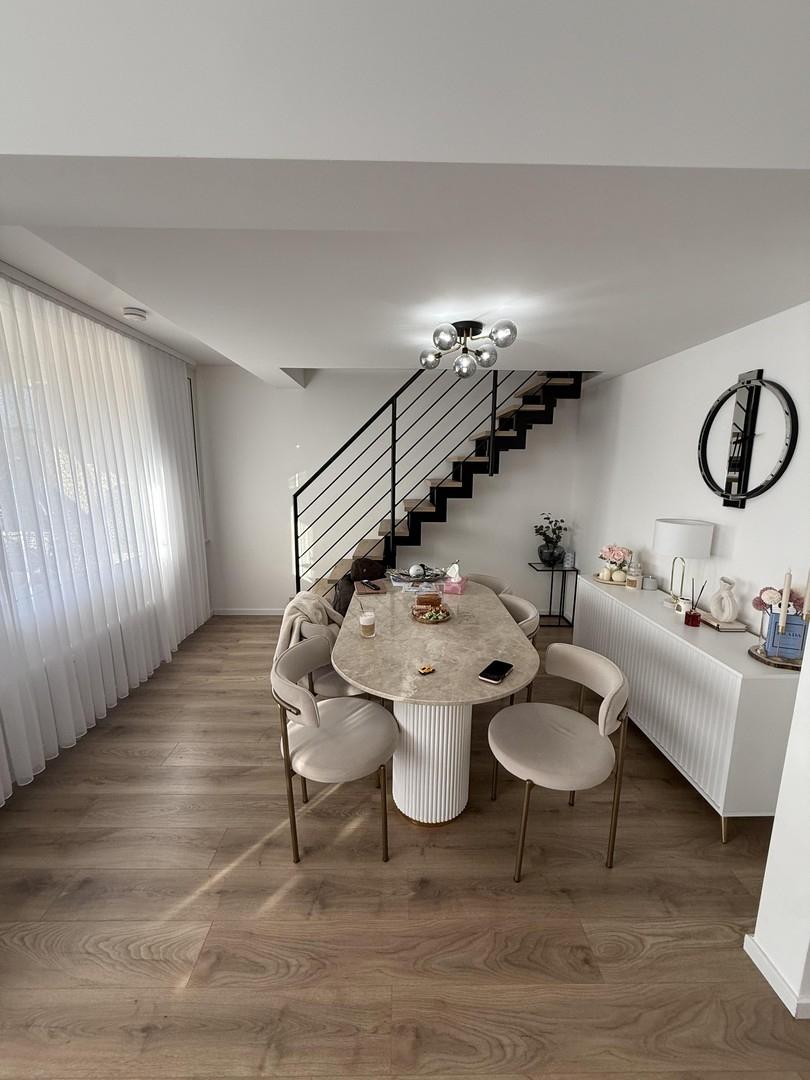 Essbereich & Treppenaufgang