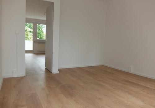 Muster Blick Schlafzimmer zum Wohnen