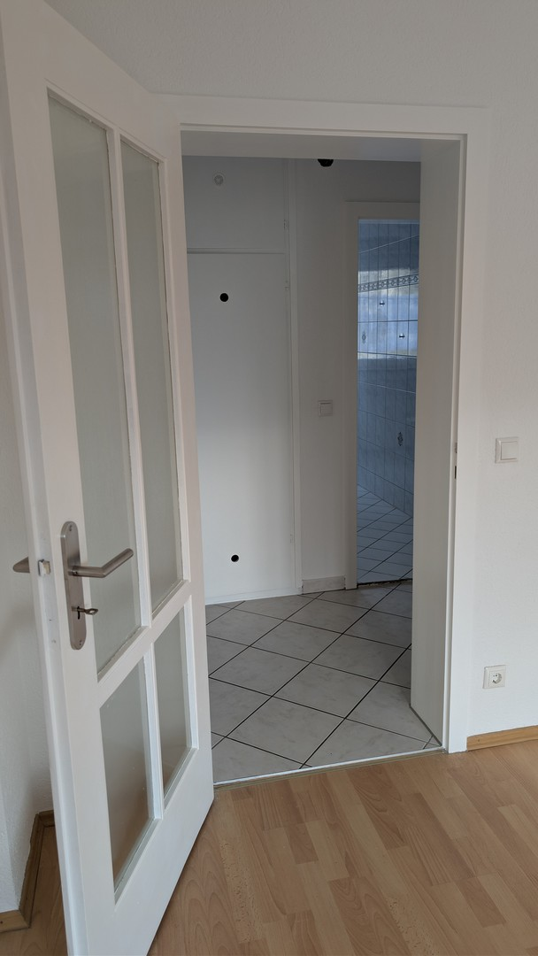 Blick Wohnzimmer in den Flur