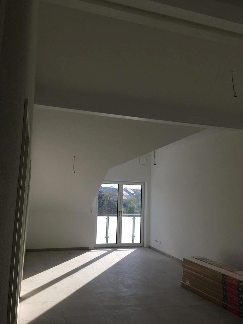 exklusive Zimmerhöhe m. Balken