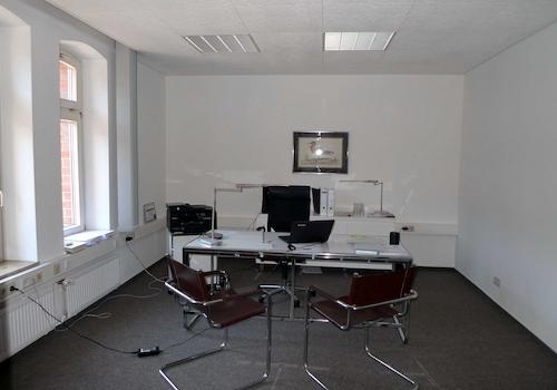 schöner heller Büroraum