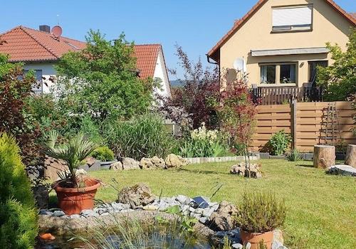 Gartenidylle mit Teich