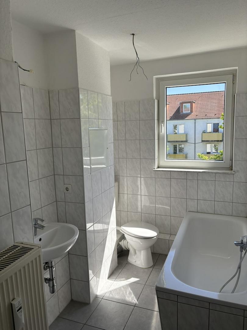 Badezimmer mit Fenster