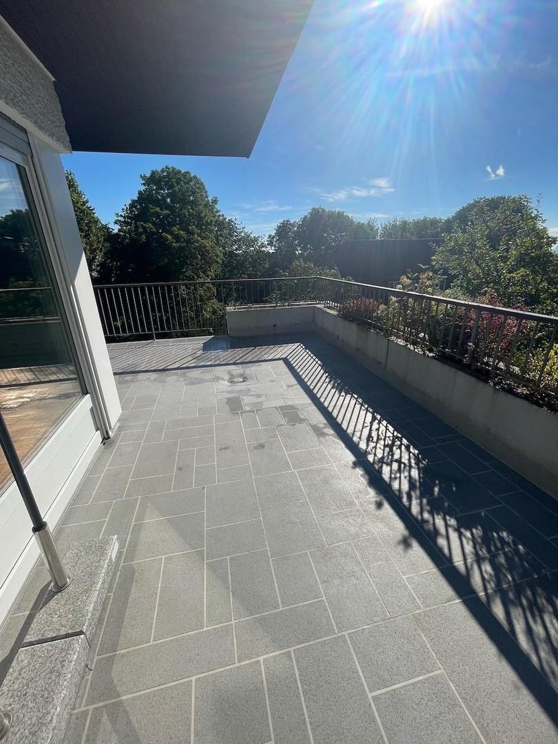 umlaufende Sonnenterrasse