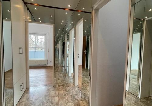 Flur mit Einbauschrank