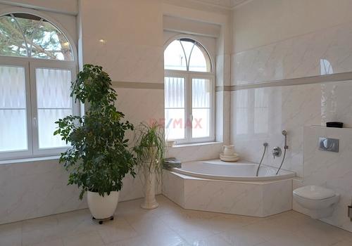 luxuriöses Badezimmer