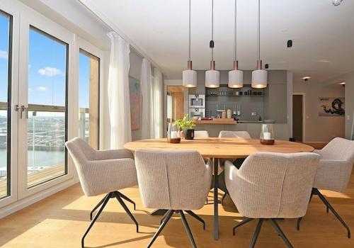 lichtdurchfluteter Essbereich 