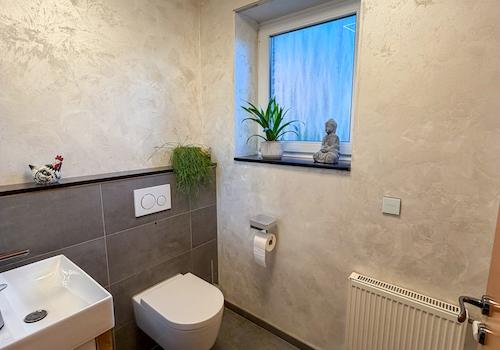 33 Gäste WC EG
