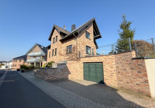 64 Straßenansicht