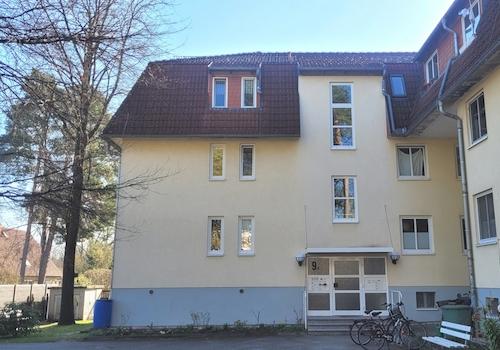 Rückansicht und Hauseingang