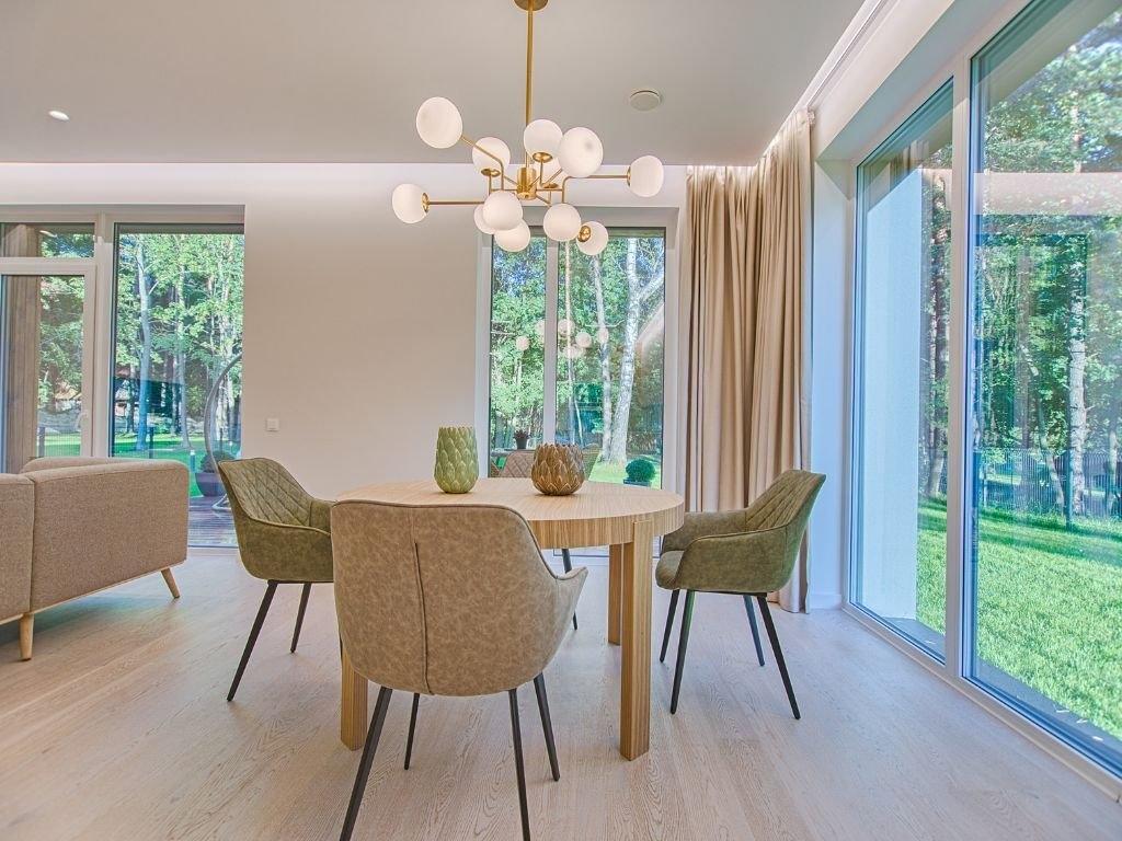 Essbereich mit viel Licht