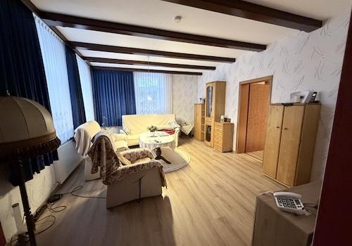 Wohn-und Esszimmer mit Kamin