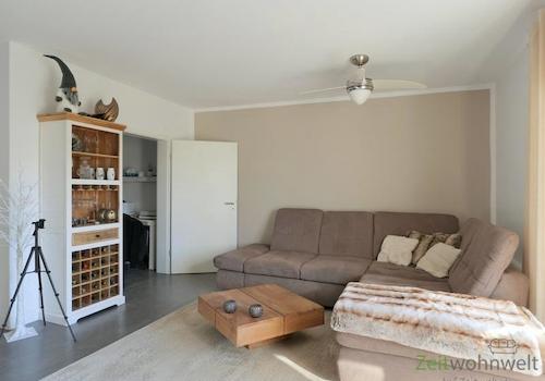 Blick zur Wohnzimmertür