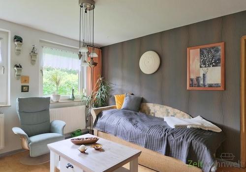 Schlafsofa und Sessel