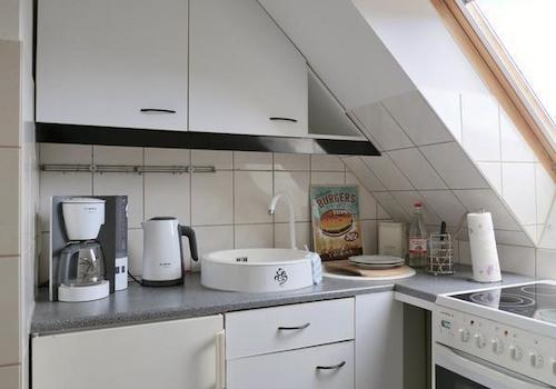 kleine kompackte Einbauküche