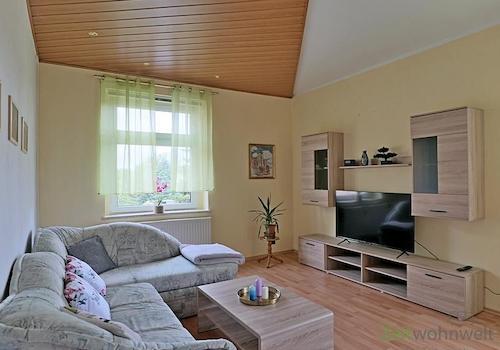 Blick ins Wohnzimmer