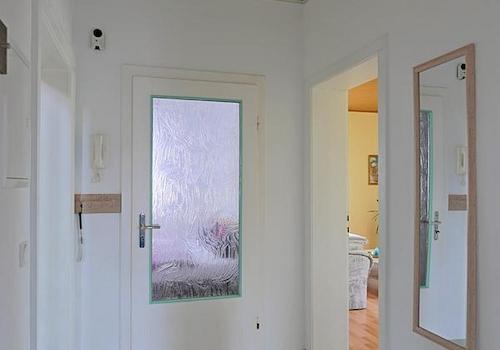 Wohnungsflur mit Garderobe