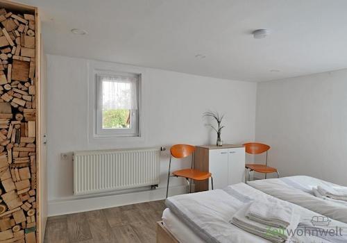 OG, hinteres Schlafzimmer, Kleiderschrank