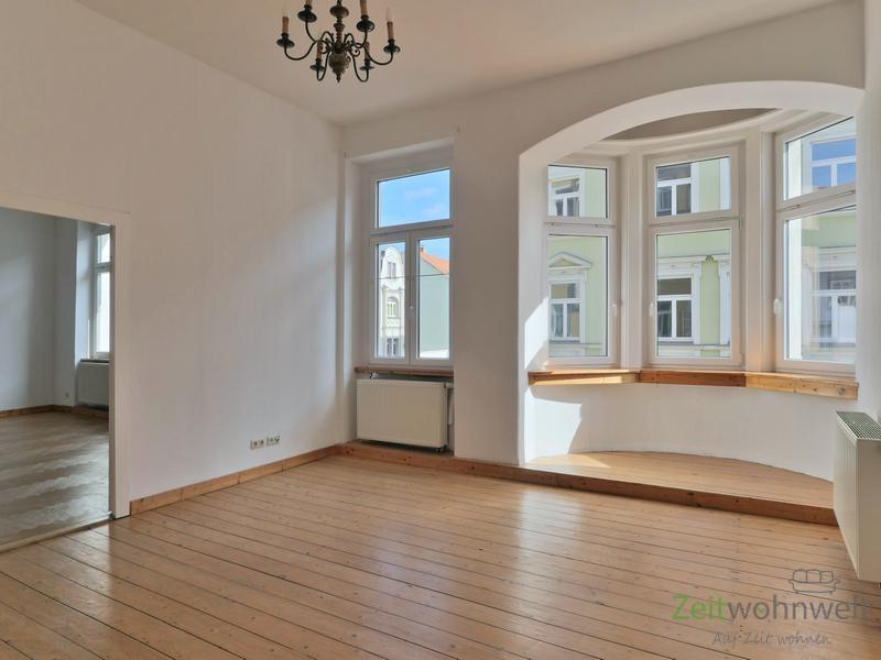 offene Schlafzimmertür