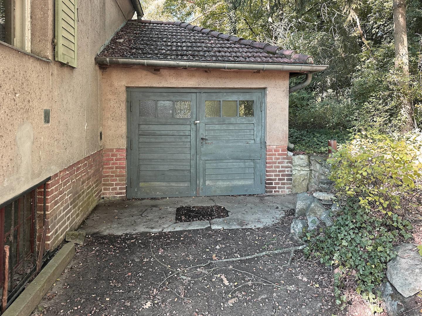 Garage Straßenansicht