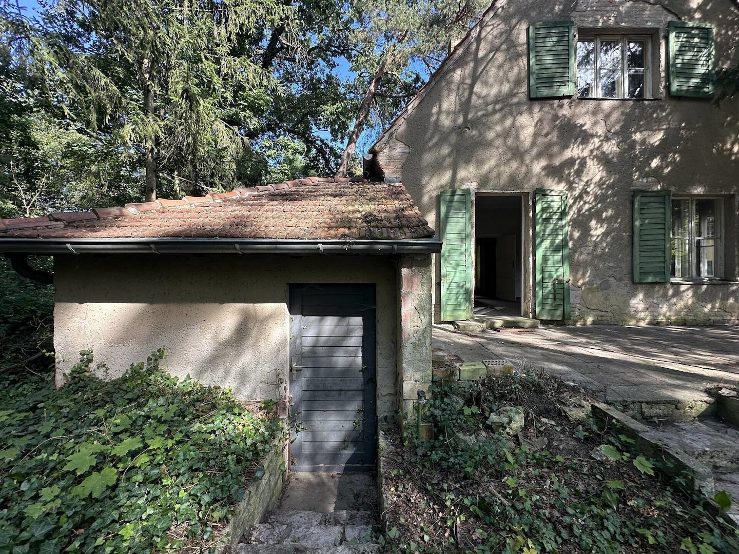 Garage Gartenansicht