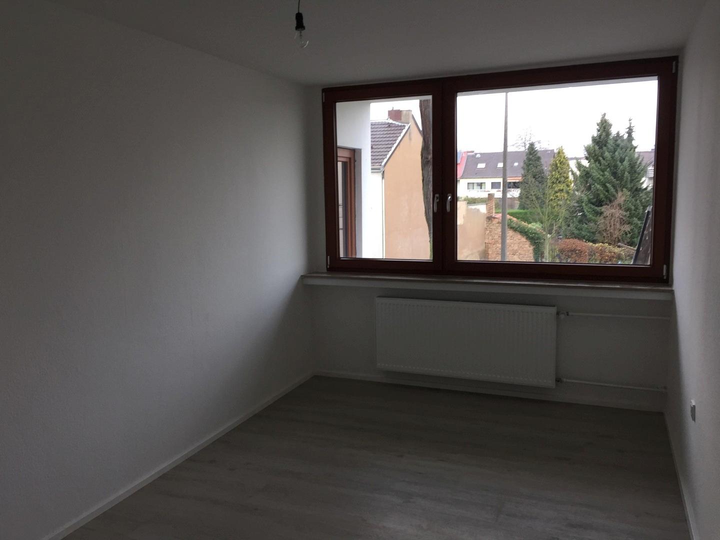 Schlafzimmer Richtung Balkon
