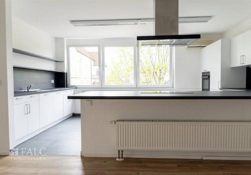 Küche KI Bearbeitet