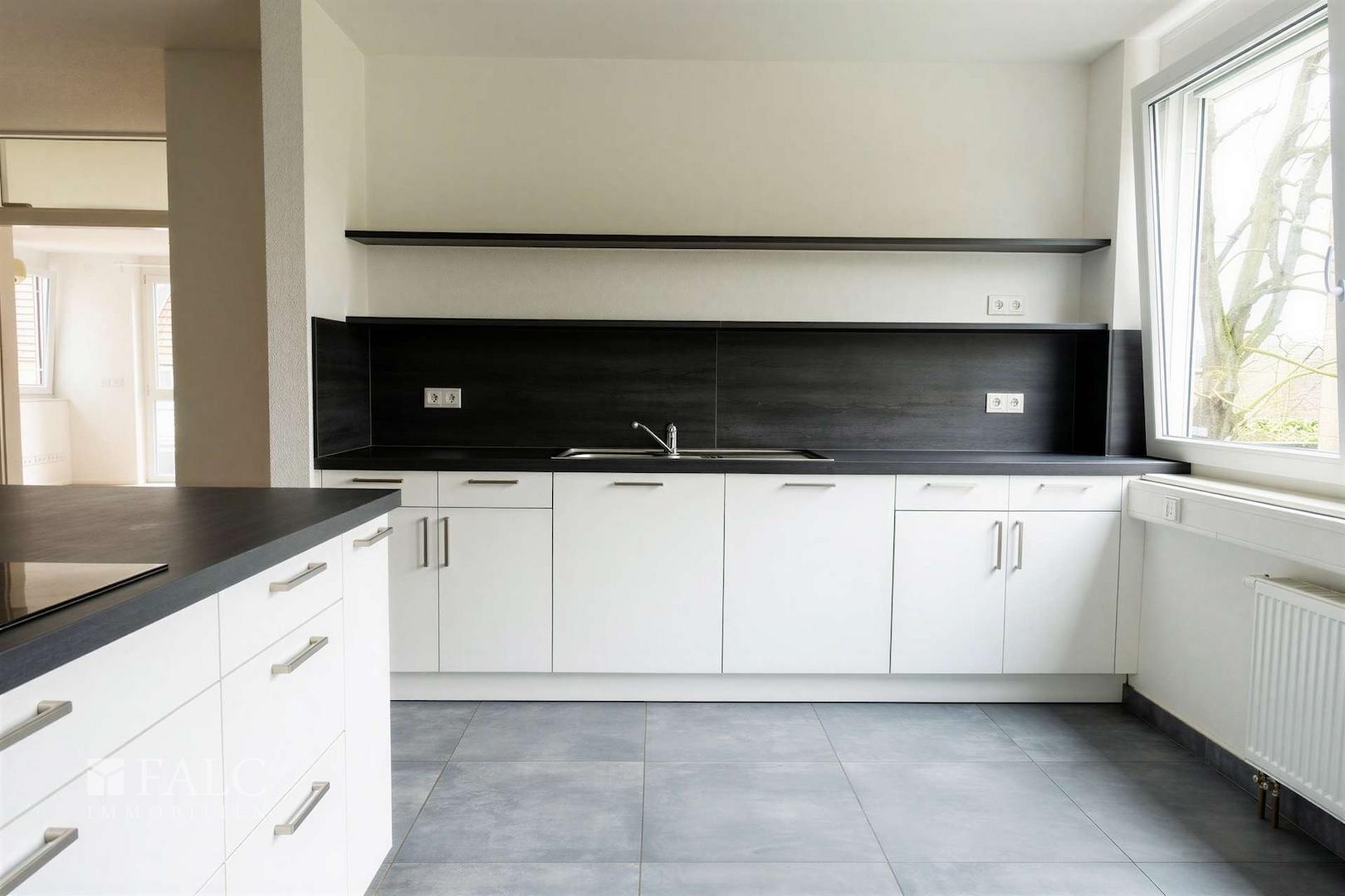 Küche - (KI bearbeitet)