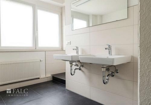 Badezimmer 1 - (KI bearbeitet)